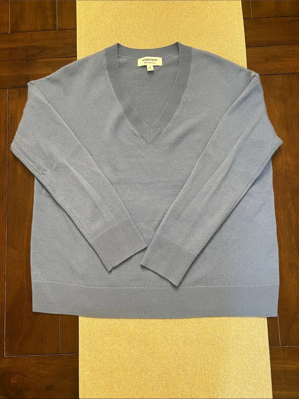 ❤️ Nordstrom Women’s V-Neck Cashmere Sweater in Light Blue